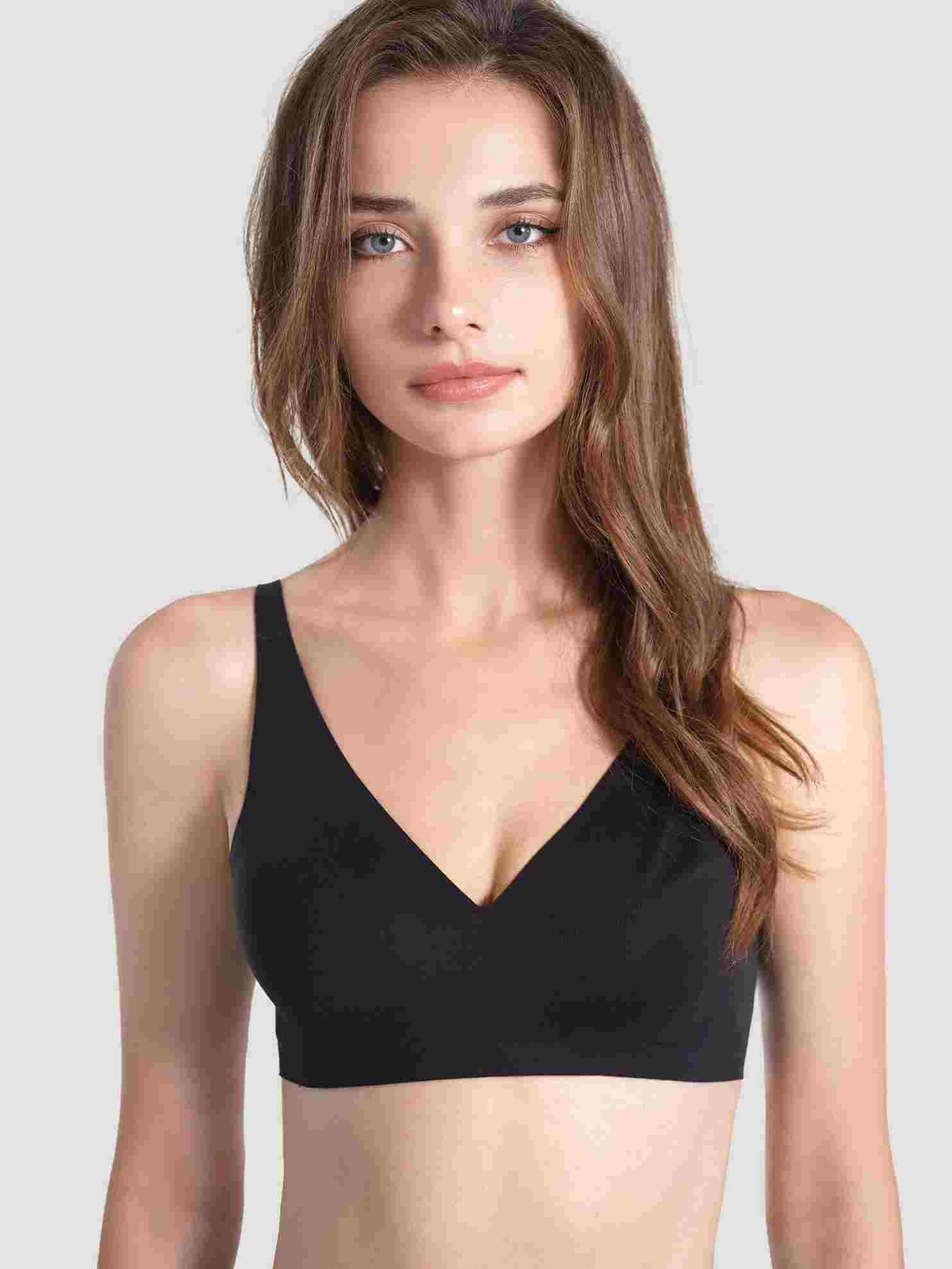 Seamless Wireless Black Bra with U-back for Everyday Comfort